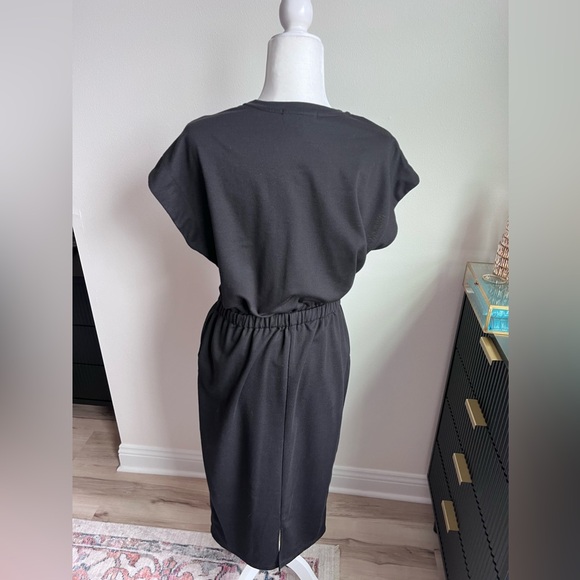 VICI short sleeve black midi dress - Picture 2 of 3